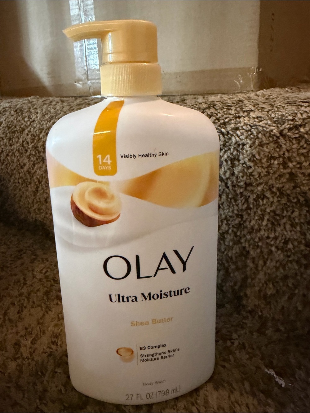 OLAY Ultra Moisture Shea Butter Body Wash - Yellow/White
